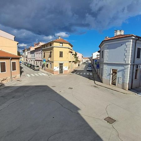 Red Gold Apartment Πούλα Εξωτερικό φωτογραφία