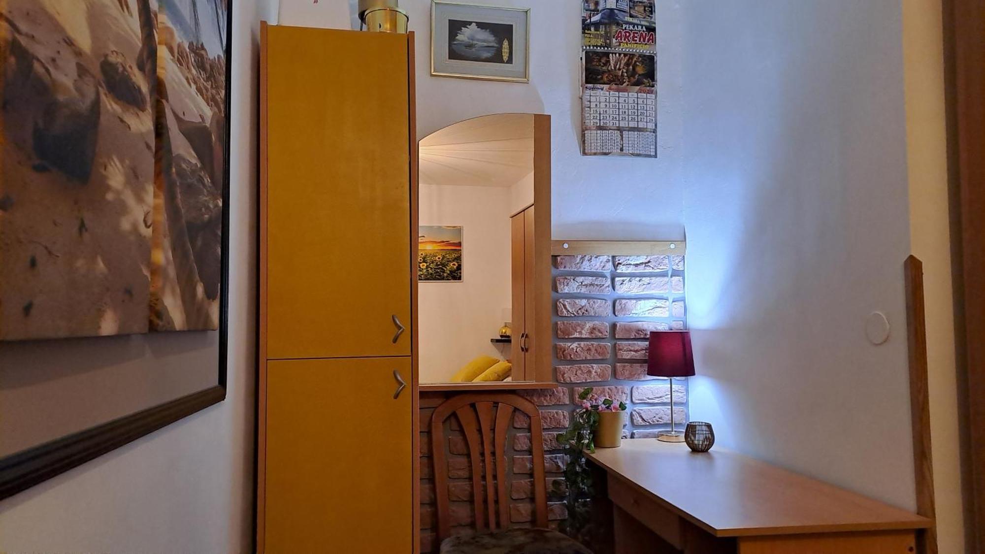 Red Gold Apartment Πούλα Εξωτερικό φωτογραφία
