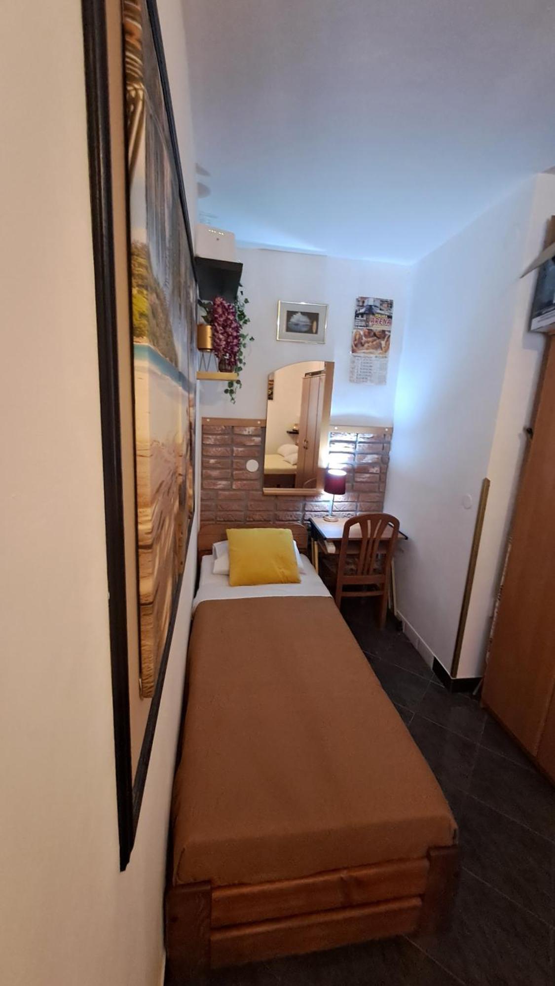 Red Gold Apartment Πούλα Εξωτερικό φωτογραφία